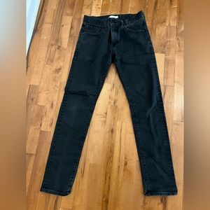 Uniqlo men’s black skinny jeans